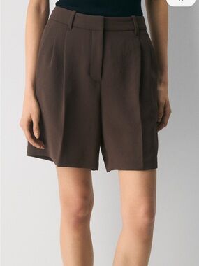 Aritzia The Effortless Short in Dark Brown